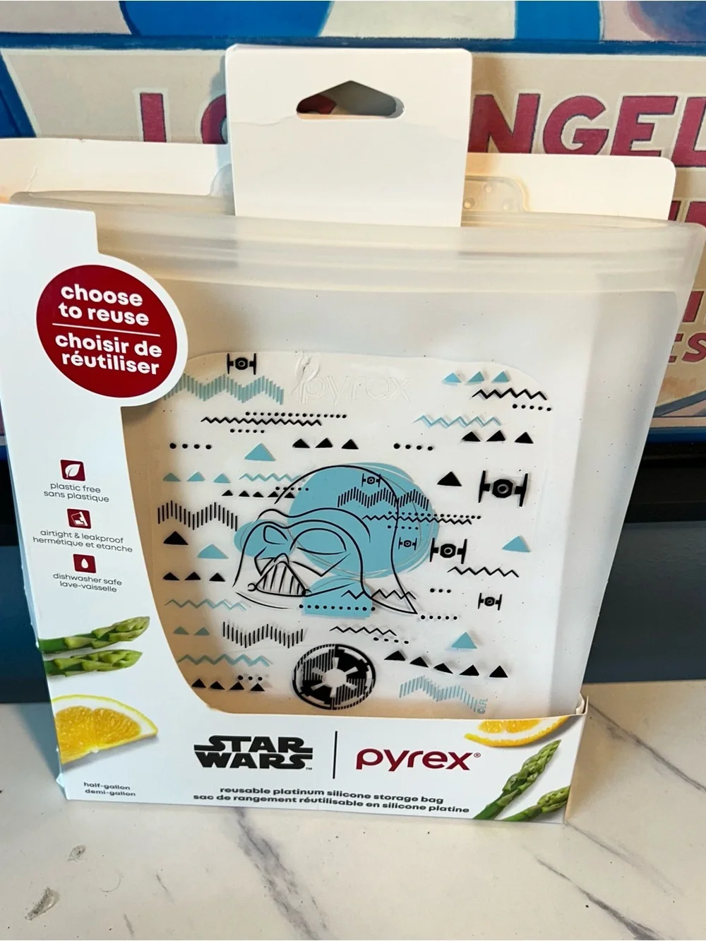 Pyrex Star Wars reusable eco friendly ziplock bag. Microwave/freezer safe.